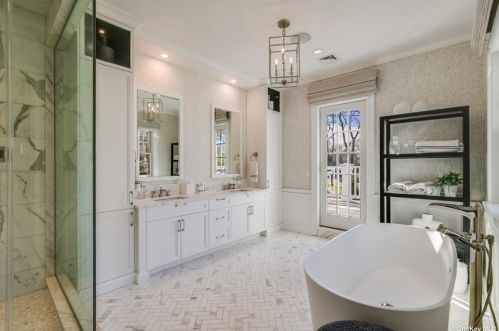 66 Wheatley Rd, Westbury NY  11568-1212 exterior