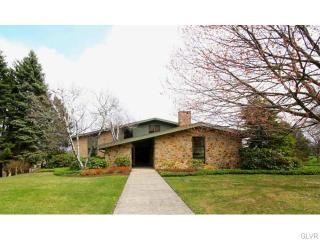 534 Ashwood Dr, Nazareth, PA 18064-8884