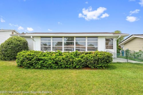 33 Watkins Rd, Bricktown NJ  08724-2446 exterior