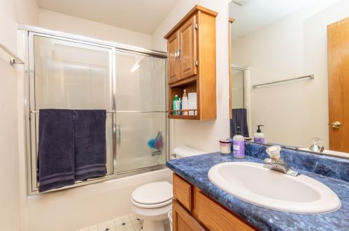 4315 122nd St, Kenosha WI  53158-3924 exterior