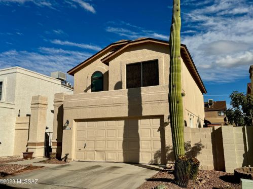 8632 Siriga Way, Tucson, AZ 85742-4829