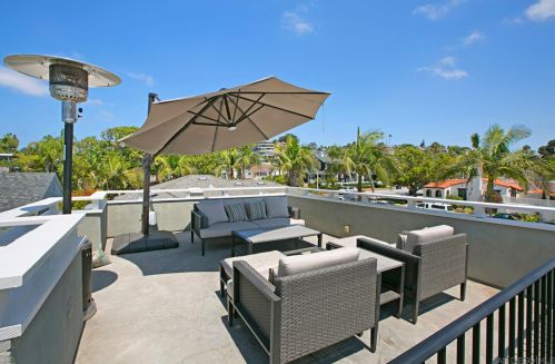 1475 Beryl St, San Diego CA 92109-2212 exterior