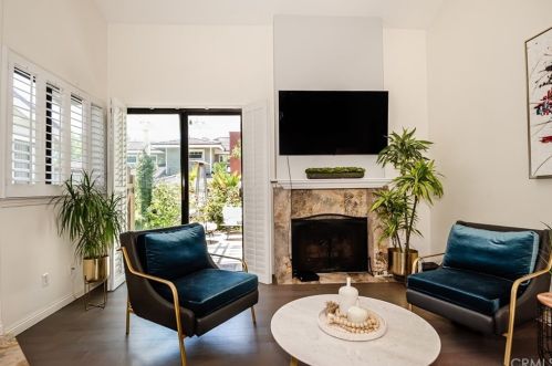 4 Bermuda Ct, Manhattan Beach CA  90266-7240 exterior