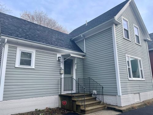 18 Perkins St, Concord, NH 03301-4520