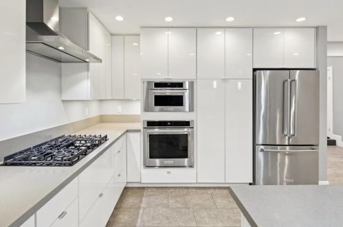 2071 Trevino Ave, Oceanside, CA 92056-3116