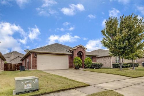 2051 Sunny Side Dr, Oak Point, TX 75068-7801