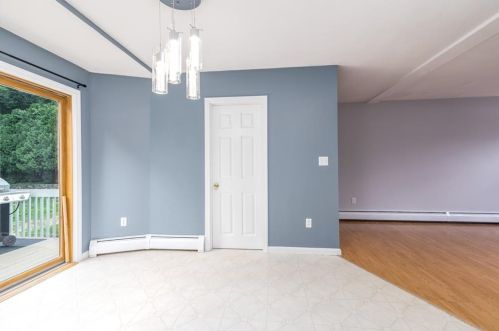 329 Commonwealth Ave, Warwick RI  02886-2756 exterior