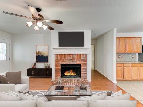 2617 Tuscan View Dr, Fort Worth TX  76131-5125 exterior