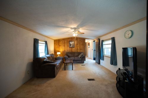 10 Acre St, Raymond, NH 03077-2676