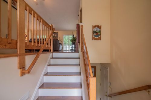 3 Holly Way, Newton, NH 03858-4410