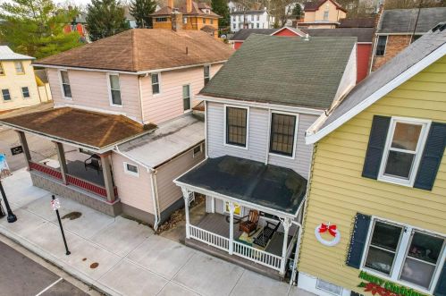 403 3 St, Aurora IN 47001-1311 exterior