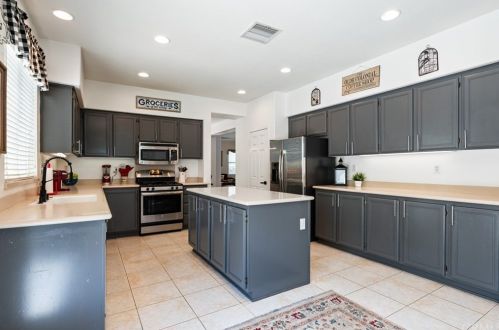 12607 Orangeblossom Ln, Riverside CA  92503-7059 exterior