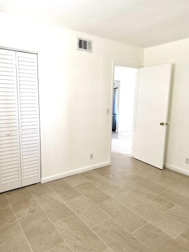 1566 Royal Green Cir, Fort Pierce FL  34952-7624 exterior