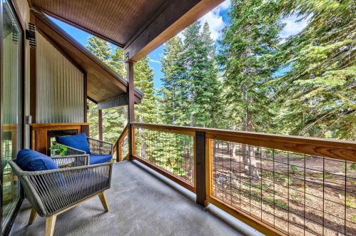 13405 Ski Slope Way, Truckee CA  exterior