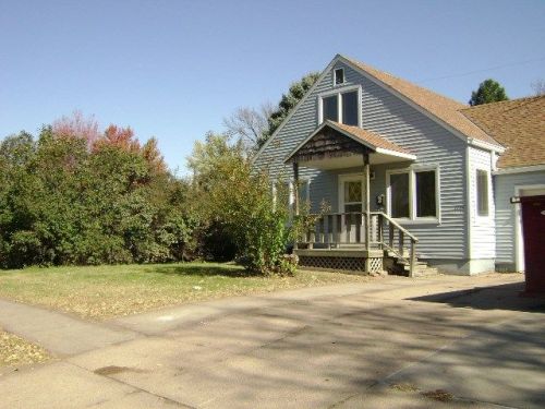 1136 Hewett Ave, Hastings, NE 68901-3719