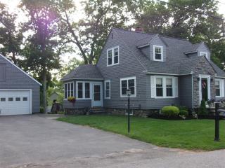 47 Howard St, Salem, NH 03079-2541