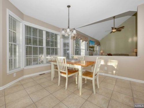 5 River Dell, Oakland NJ  07436-2302 exterior