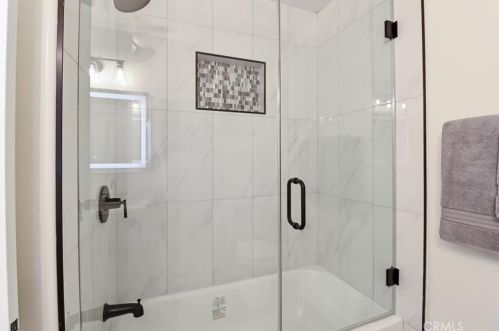 295 Poppyfields Dr, Altadena CA  91001-4837 exterior