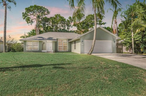 1454 Medina Ave, Fort Pierce, FL 34953-4918