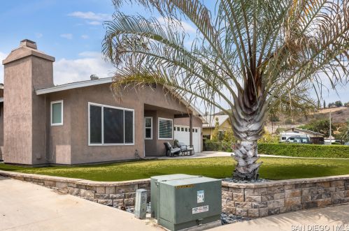 9922 Saddleback Dr, Lakeside, CA 92040-3411