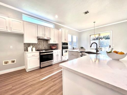 111 Crystal Springs Dr, Georgetown TX  78633-4502 exterior