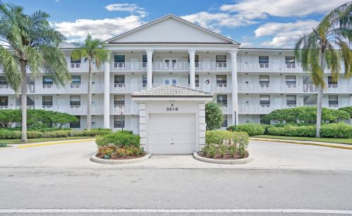 3516 Whitehall Dr, West Palm Beach, FL 33401-1082