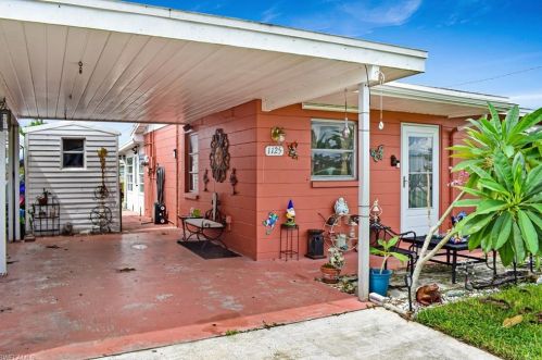 1125 Broad St, Lehigh Acres FL  33936-6521 exterior