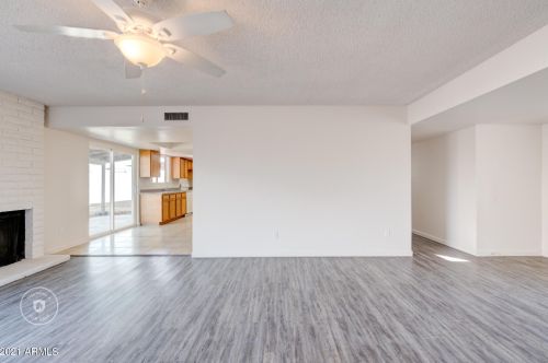 162 Hillside St, Mesa, AZ 85201-2618