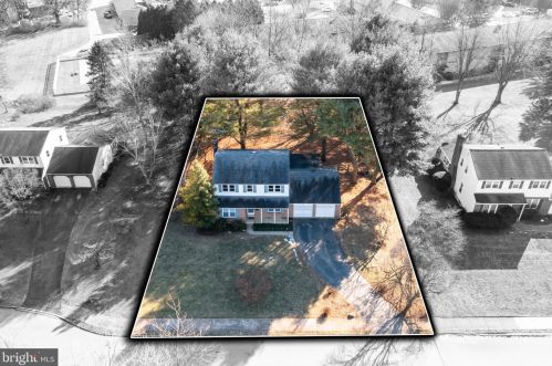 514 Sunset Dr, Downingtown, PA 19335-2318