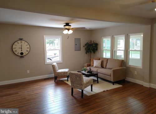 527 Ridge Rd, Southampton NJ  08088-9651 exterior