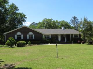 766 Beaver Creek Ln, Havana, FL 32333-4727