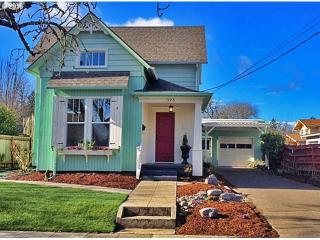 325 Davis St, Mcminnville, OR 97128-6017