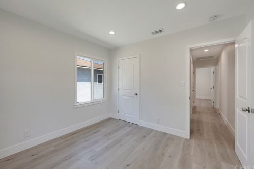 6128 Village Rd, Lakewood CA  90713-3131 exterior