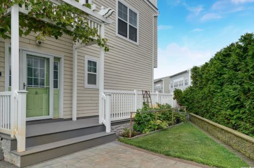 110 Beach Way, Far Rockaway, NY 11692-2314