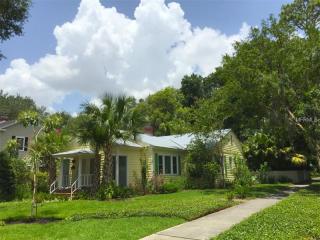 1622 Mills Ave, Orlando, FL 32806-2327