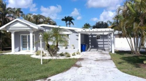 27098 Del Ln, Bonita Springs, FL 34135-4409