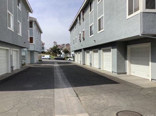 26860 Claudette St, Santa Clarita CA  91351-4839 exterior