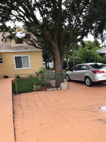 619 10th St, Delray Beach FL  33444-2217 exterior