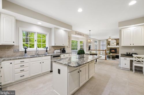 14829 Cox Creek Ct, Haymarket VA  20169-2626 exterior