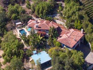 21415 Greenbluff Dr, Topanga, CA 90290-3555