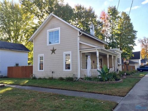 201 Franklin Ave, Swanton, OH 43558-1317