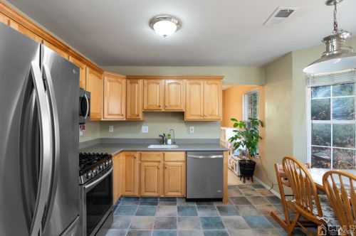 1006 Cypress Ln, East Brunswick, NJ 08816-5253