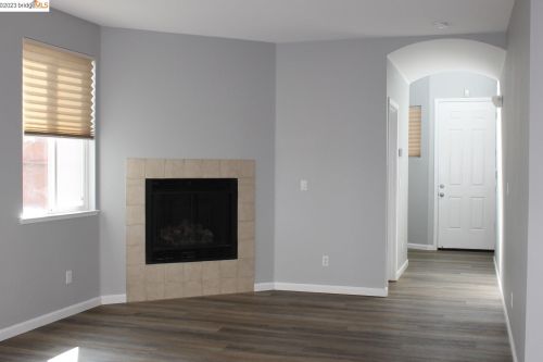 595 Scudero Cir, West Pittsburg CA  94565-2499 exterior