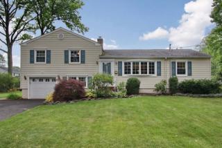 53 Moss Ave, Westfield, NJ 07090-2852