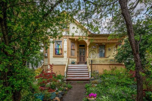 214 Depot St, Grass Valley CA  95945-6827 exterior