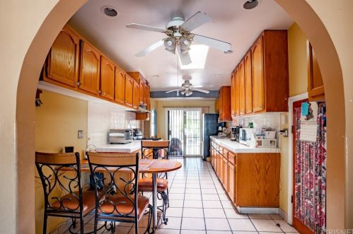 6438 Camellia Ave, North Hollywood CA  91606-2611 exterior