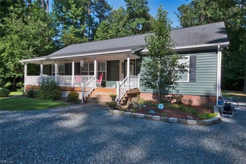 10535 Freewelcome Ln, Dutton, VA 23050-9706