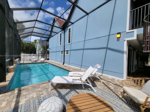 250 Nature View Ct, Fort Myers Beach, FL 33931-3514