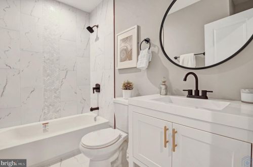 2013 Naylor Rd, Washington DC  20020-6807 exterior