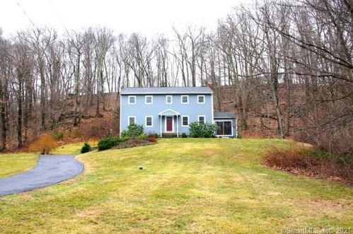 16 Dawn Ln, Ridgefield, CT 06877-2807